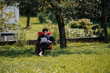 Dino Kapetanovič on the set of Ujeta (2021).