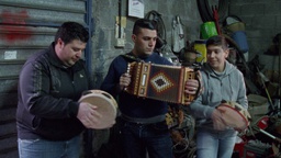 Kader iz filma Playing Men (2017)