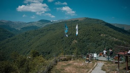 fotografija s snemanja Gora se ne bo premaknila (2025)