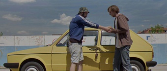 Andraž Jug, Benjamin Krnetić v filmu Jogi in škatla (2016).